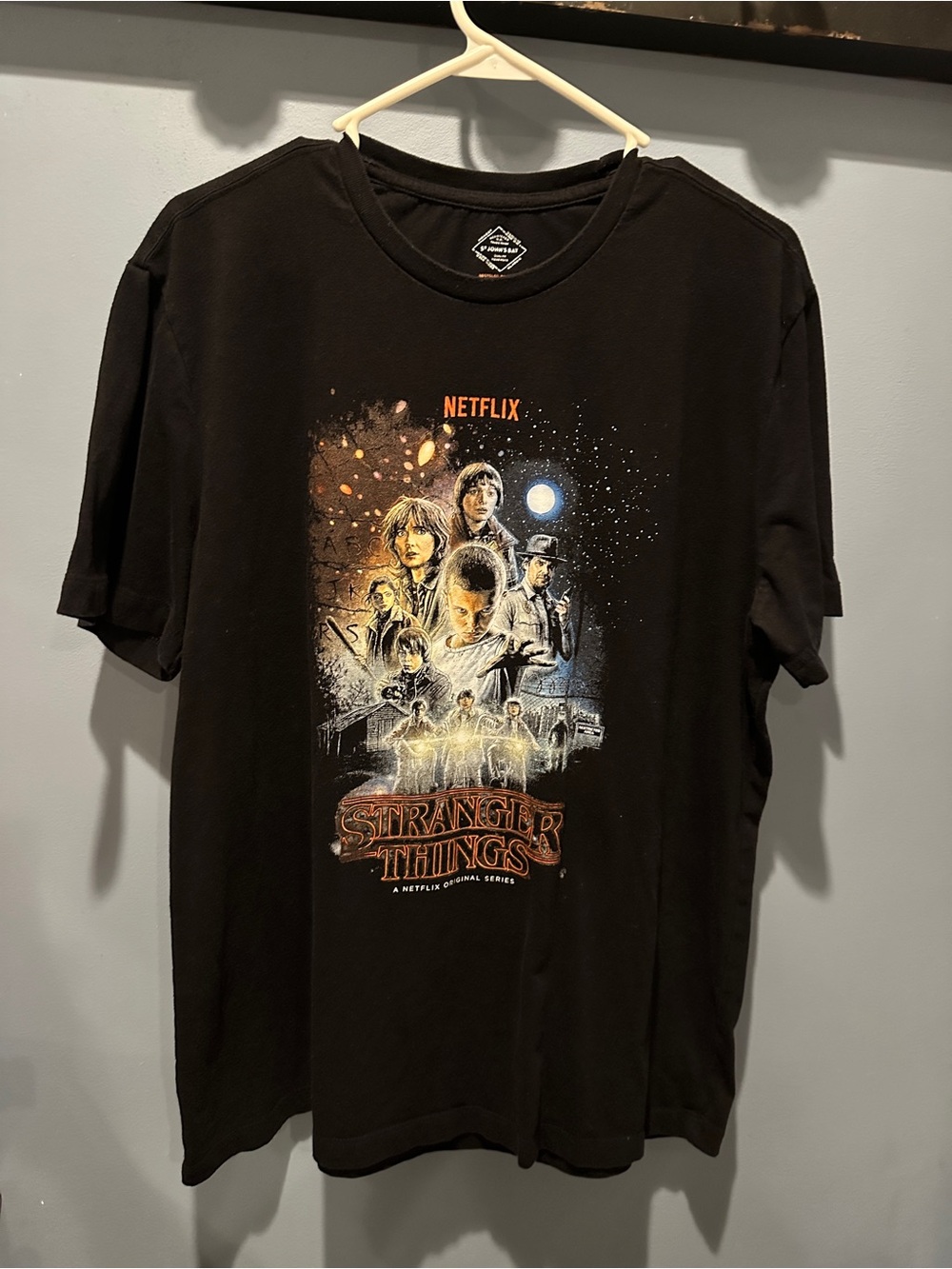 Netflix Stranger Things Graphic T-Shirt size large St. John’s Bay super soft